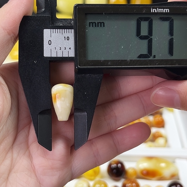 琥珀颈饰未镶嵌34