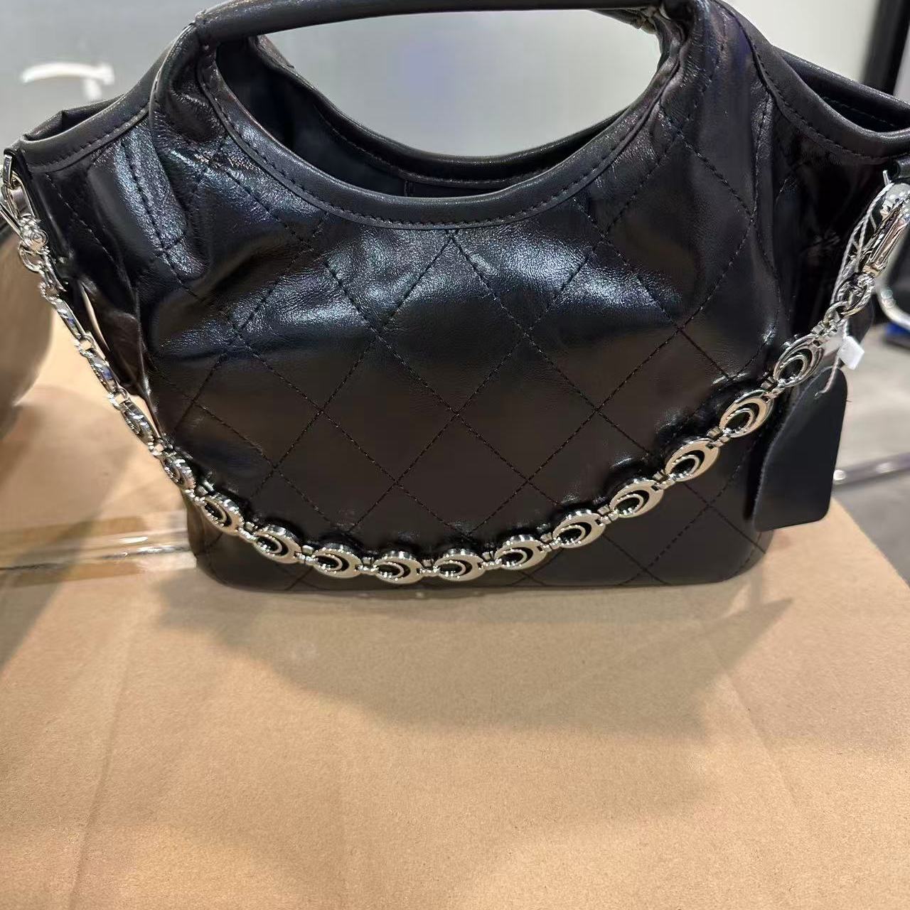 2025新款真皮女包菜篮黑色L2008