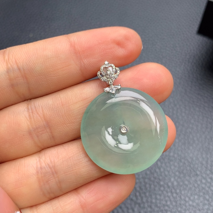 翡翠吊坠(不含链)18K金镶嵌