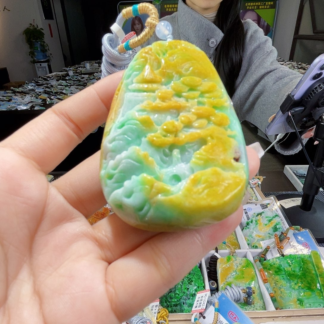 颈饰未镶嵌翡翠一