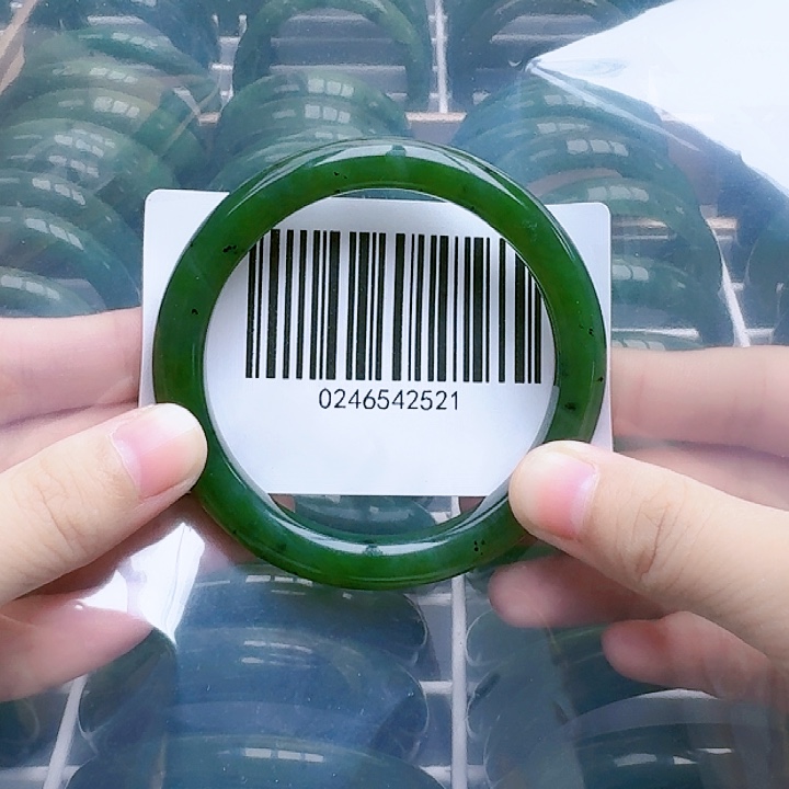 和田玉（碧玉）手镯未镶嵌57微瑕