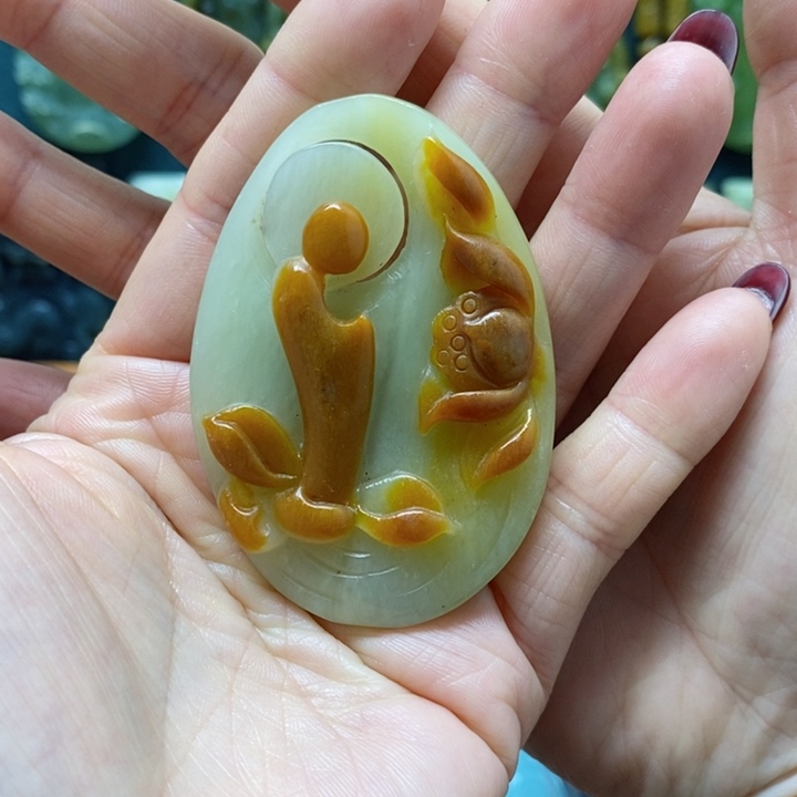 蛇纹石玉挂件未镶嵌