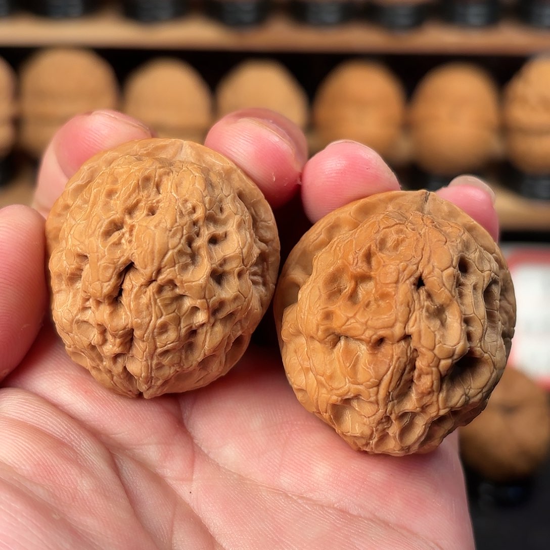 文玩核桃吊坠滚龙疙瘩