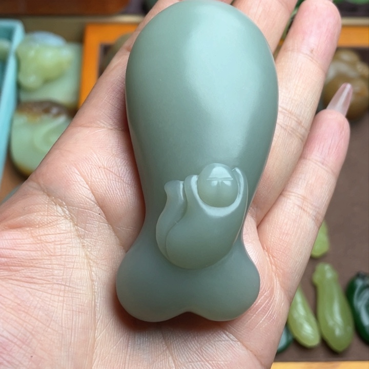 【闪购商品】颈饰未镶嵌和田玉?****蕾