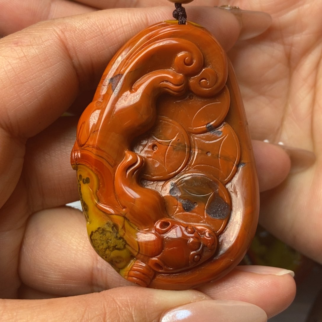 玛瑙/玉髓未镶嵌颈饰战国红