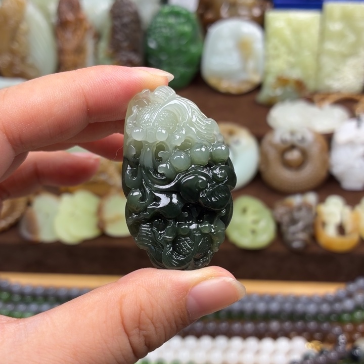 颈饰未镶嵌和田玉