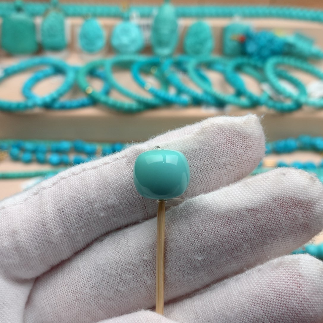 绿松石未镶嵌珠宝奇石