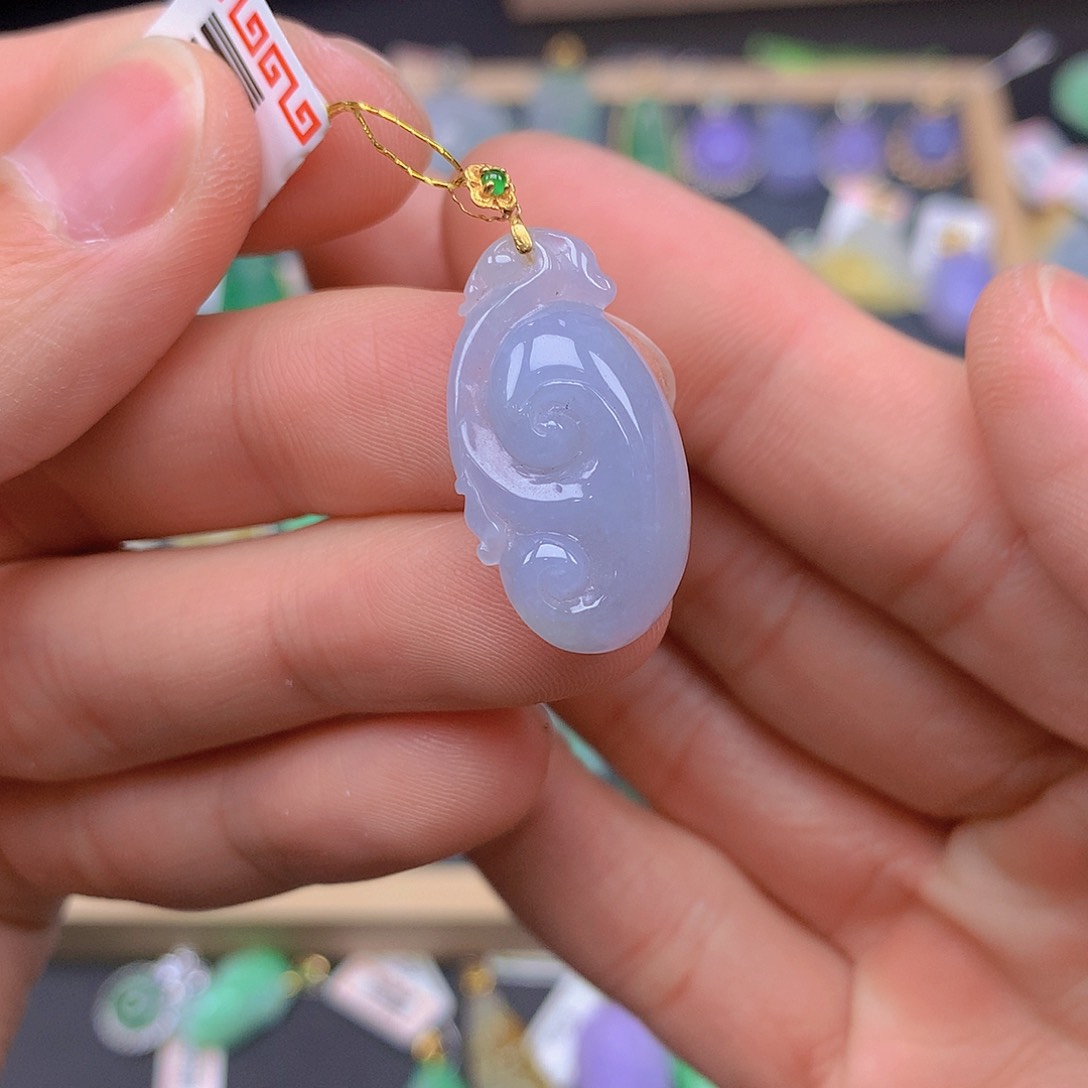 翡翠颈饰18K金镶嵌翡翠