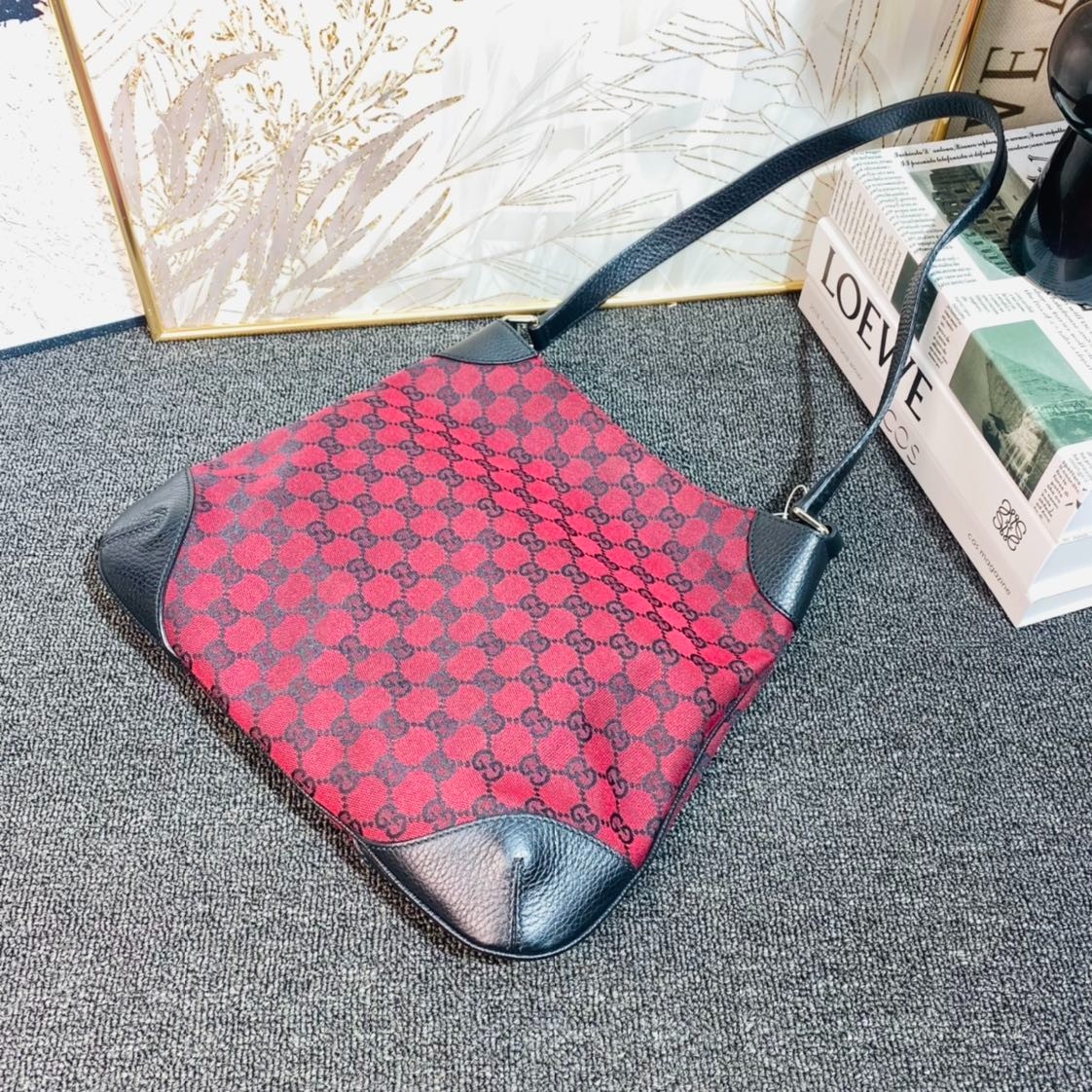 95新 GUCCI/古驰 红黑腋下包G25100241尺寸33*28