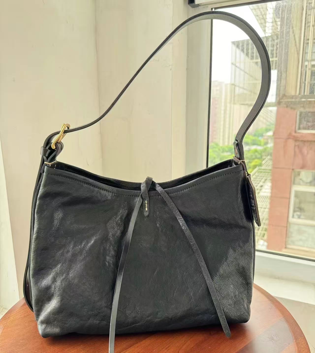 时尚百搭单肩斜跨包收纳袋