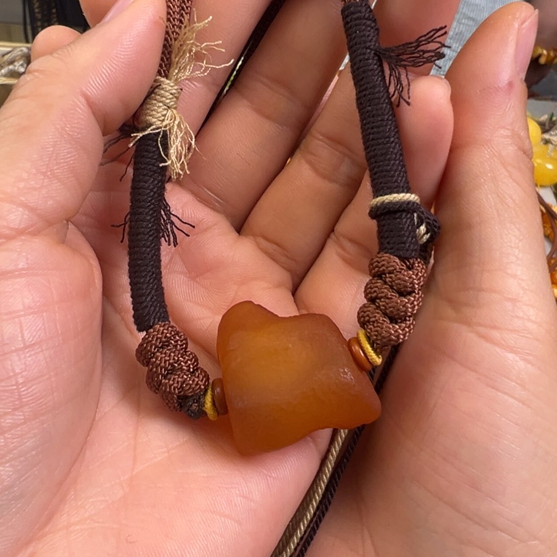 蜜蜡裸石未镶嵌蜜蜡