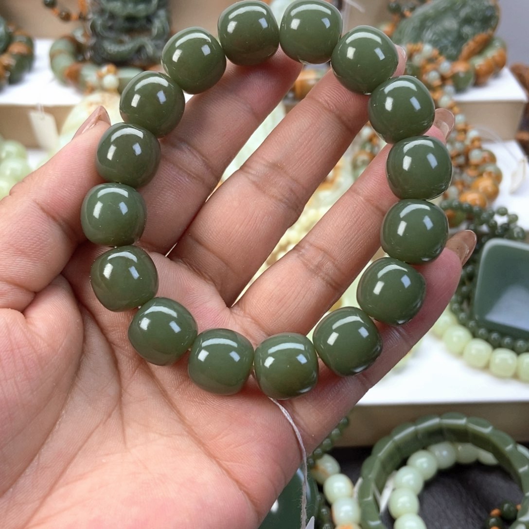 透闪石质玉手串未镶嵌