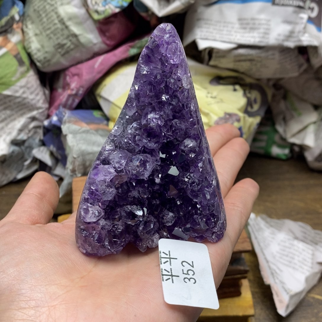 紫晶乌拉圭未镶嵌