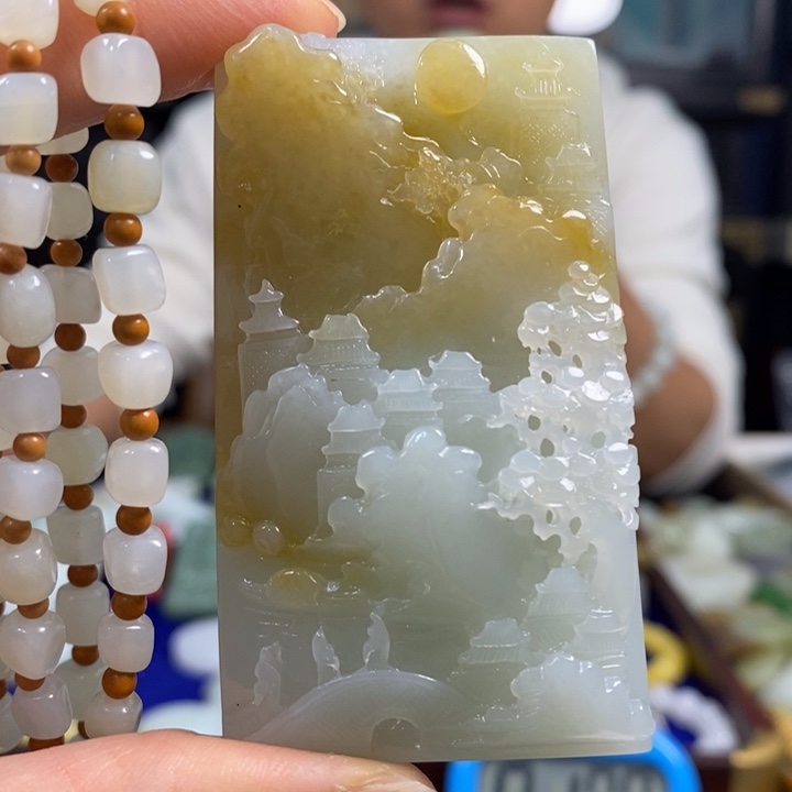 小***渴和田玉未镶嵌颈饰