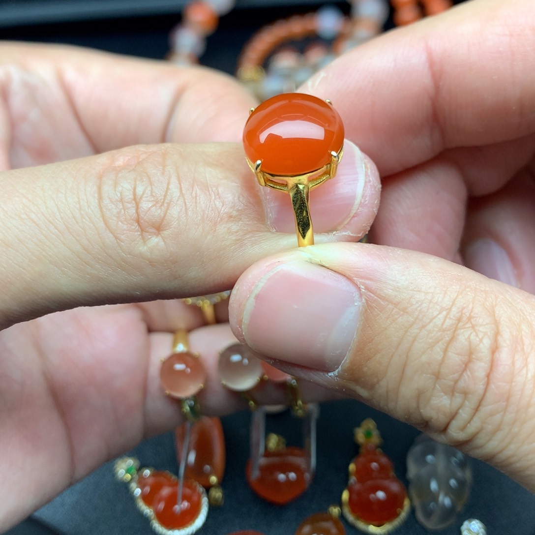 南红玛瑙颈饰未镶嵌