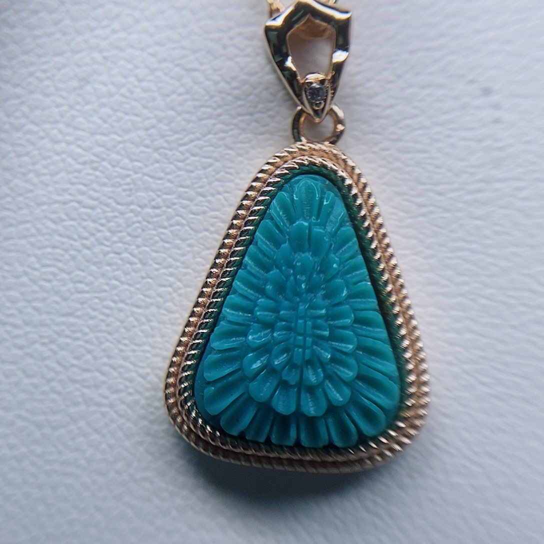 绿松石吊坠未镶嵌