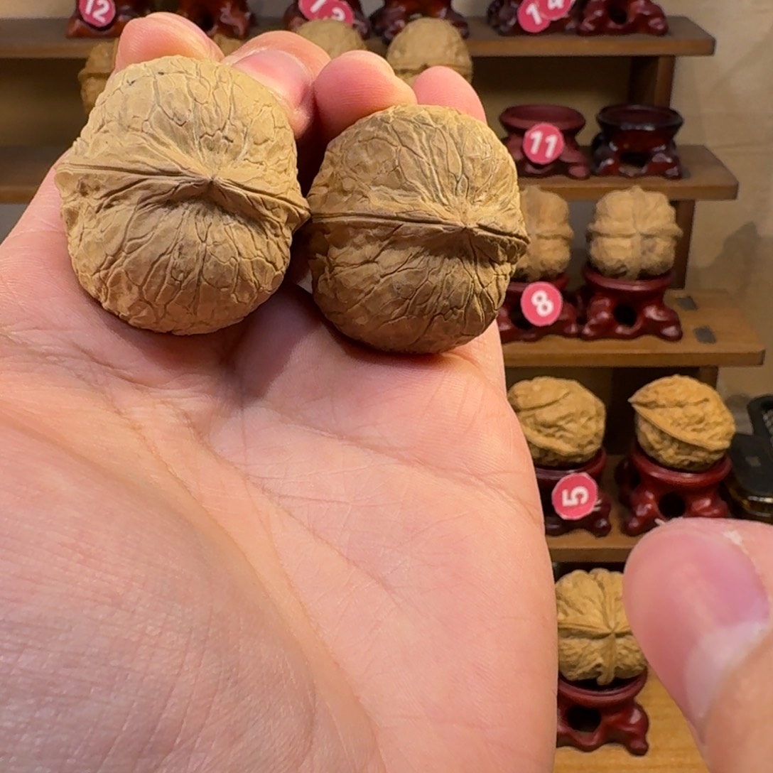 星***总铁核桃把件正圆蛇皮球