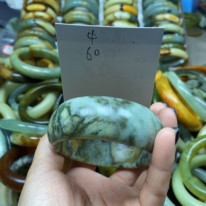 未镶嵌蛇纹石玉手镯