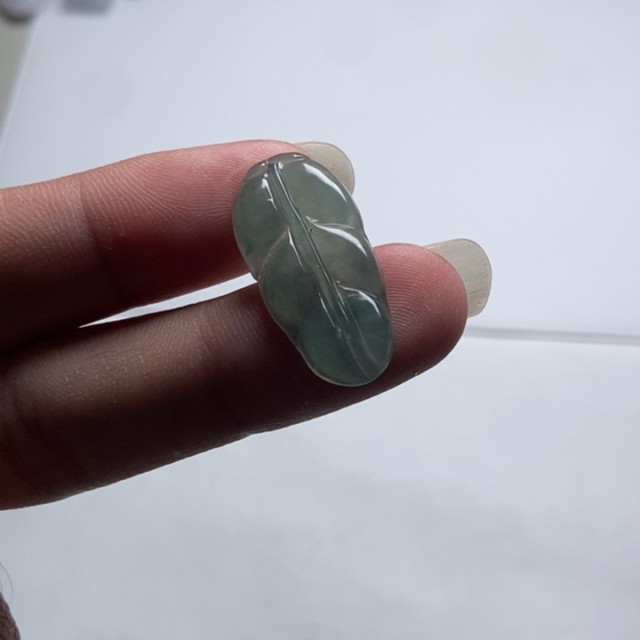 翡翠未镶嵌颈饰叶子6