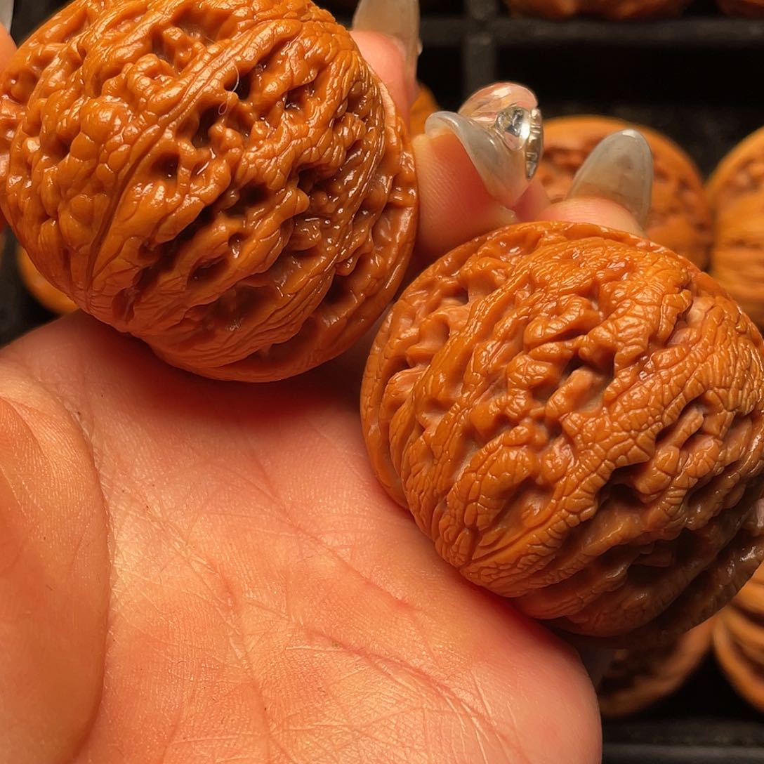 文玩核桃把件秦岭山脉核桃