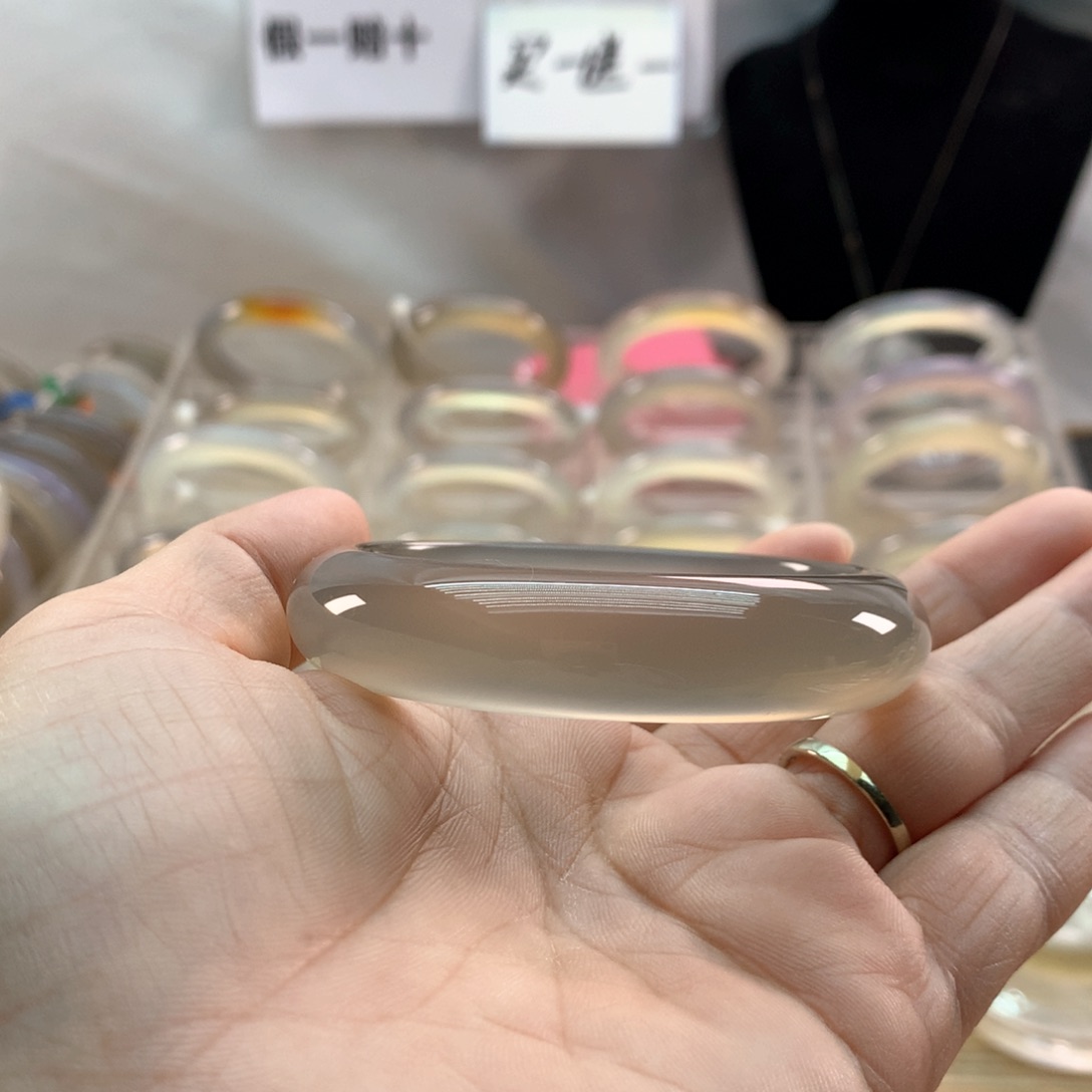 手镯玛瑙/玉髓未镶嵌