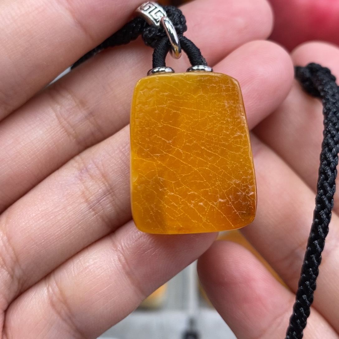 琥珀吊坠(赠链)未镶嵌