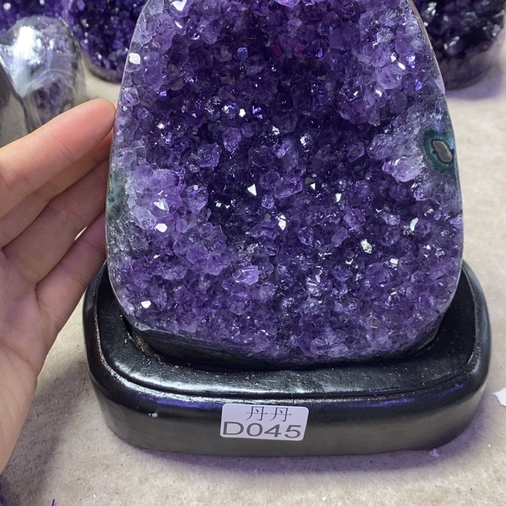 B****未镶嵌大型摆件（非配饰）水晶