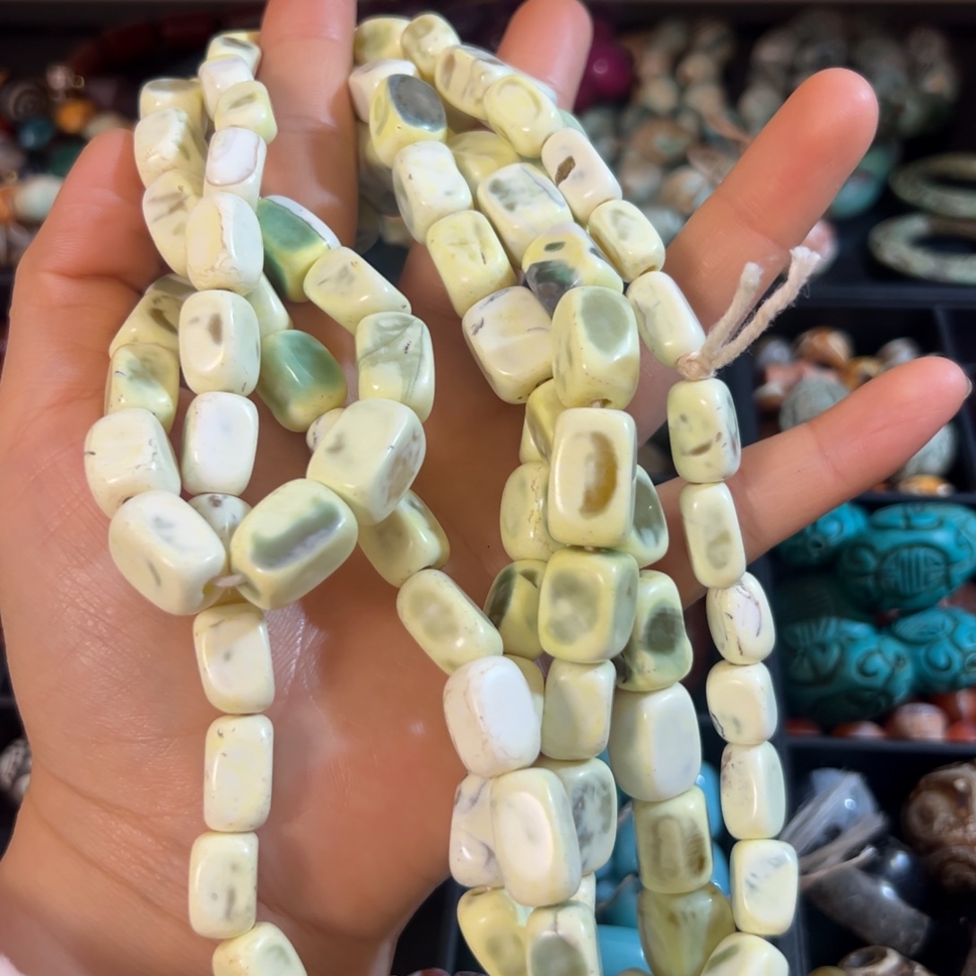 朱***力玛瑙/玉髓合金颈饰