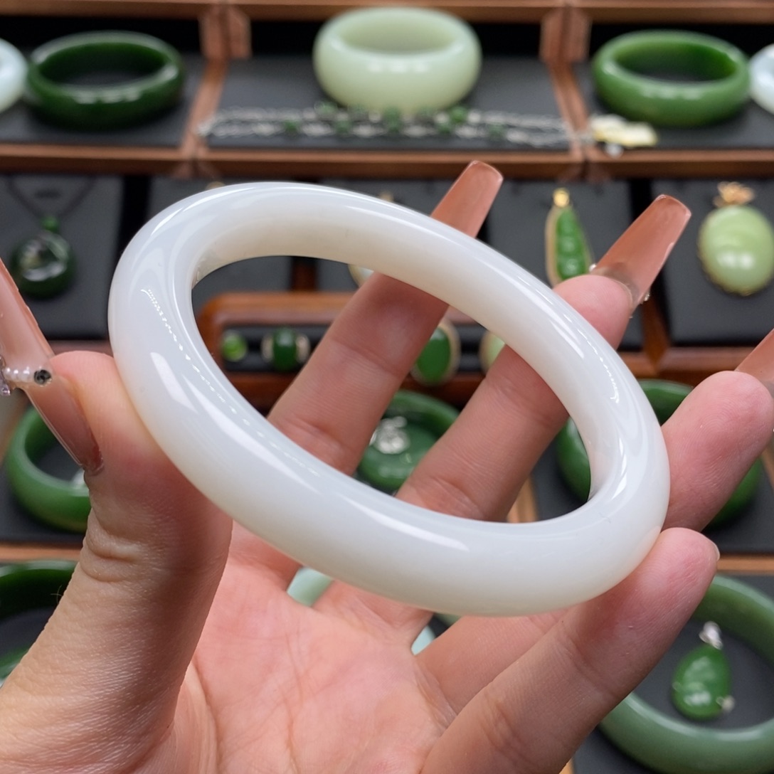 和田玉未镶嵌手镯5960