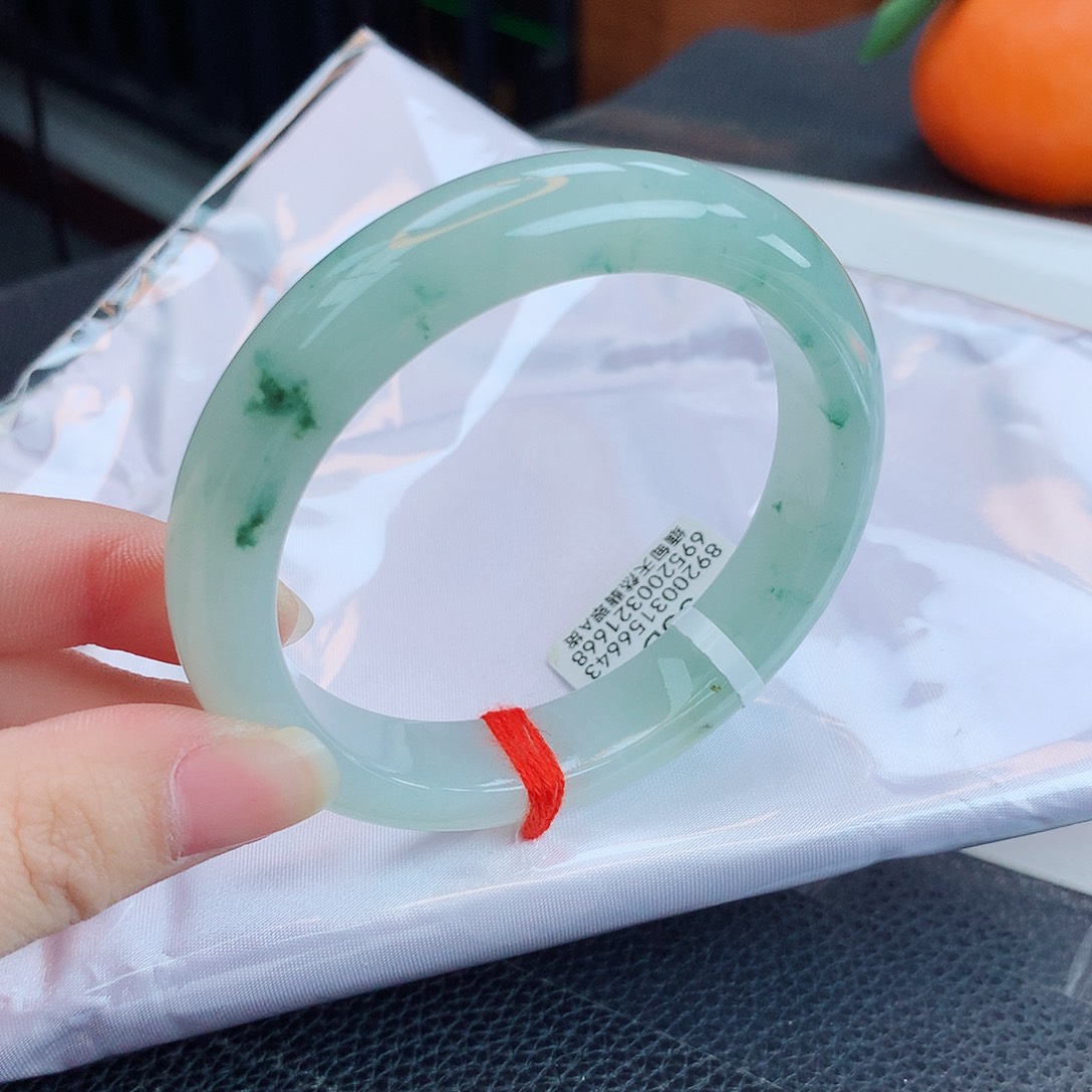 翡翠手镯未镶嵌缅甸天然翡翠A货