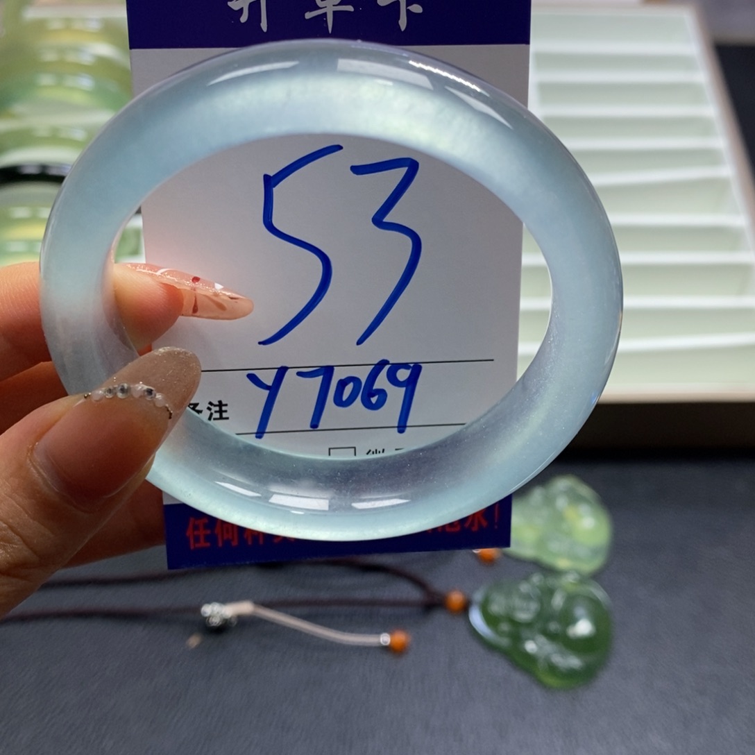 石英质玉手镯未镶嵌