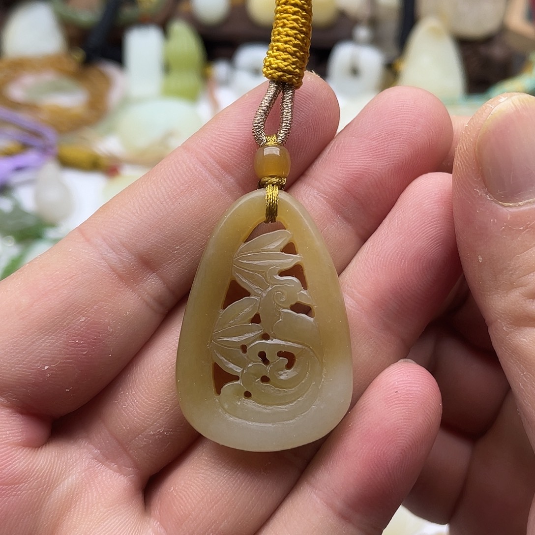 和田玉未镶嵌吊坠(不含链)