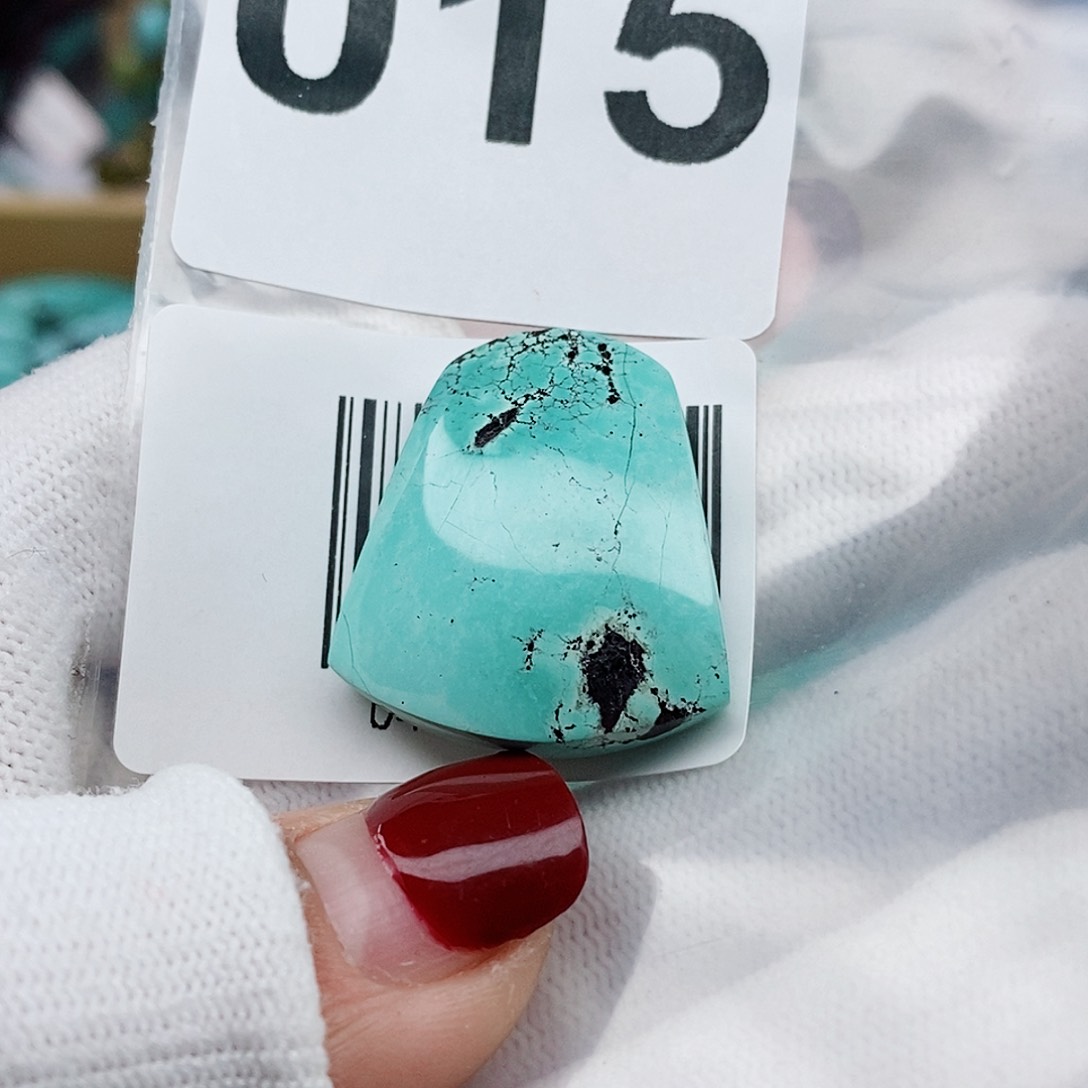 绿松石颈饰未镶嵌