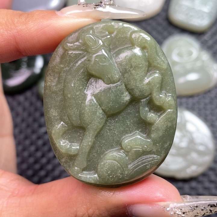 和田玉颈饰未镶嵌