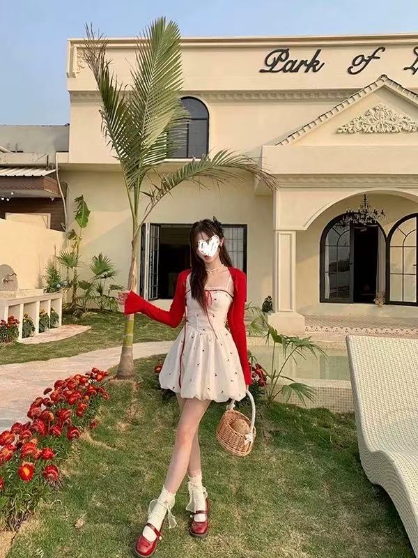 开春穿搭一整套甜美少女显瘦红色针织开衫女碎花花苞裙吊带连衣裙