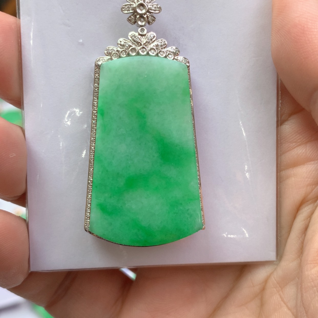 【闪购商品】翡翠颈饰18K金镶嵌翡翠首饰