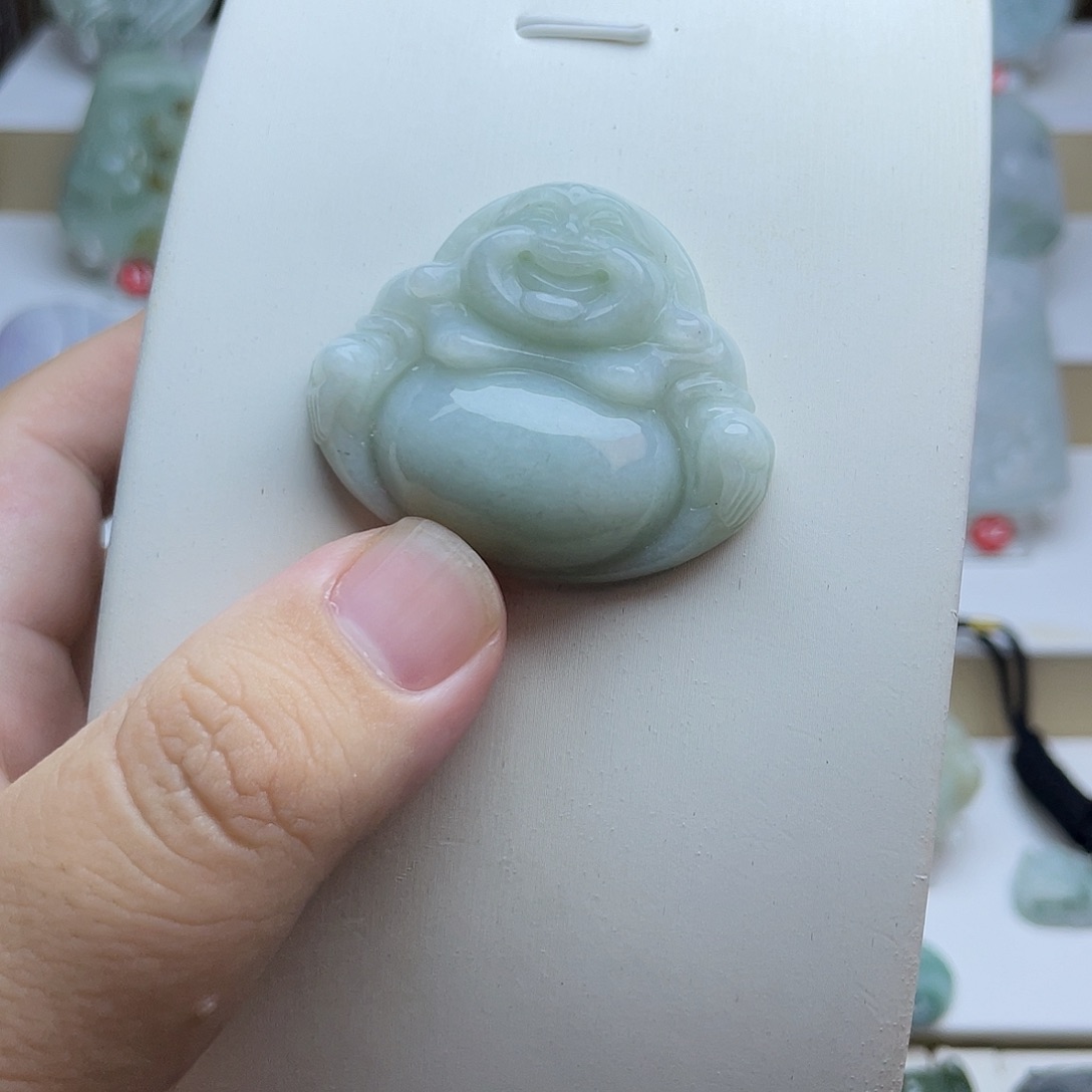 翡翠未镶嵌颈饰佛公