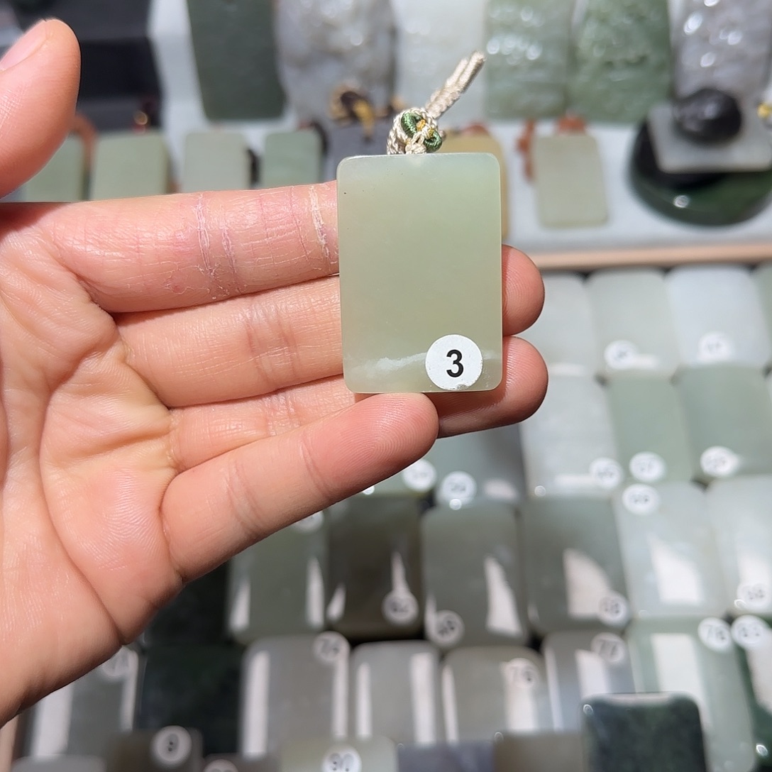 和田玉未镶嵌颈饰