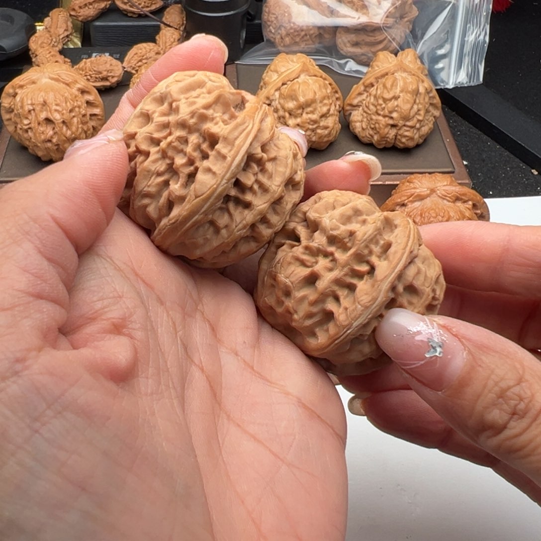 文玩核桃把件红锦鲤42