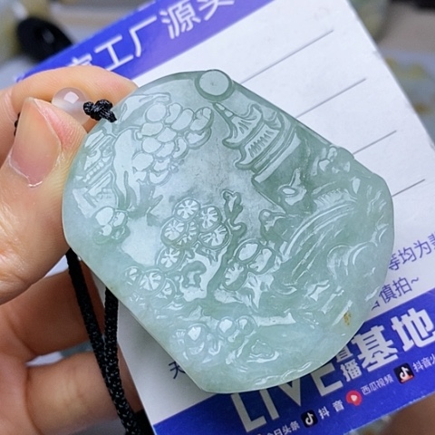 翡翠颈饰未镶嵌翡翠