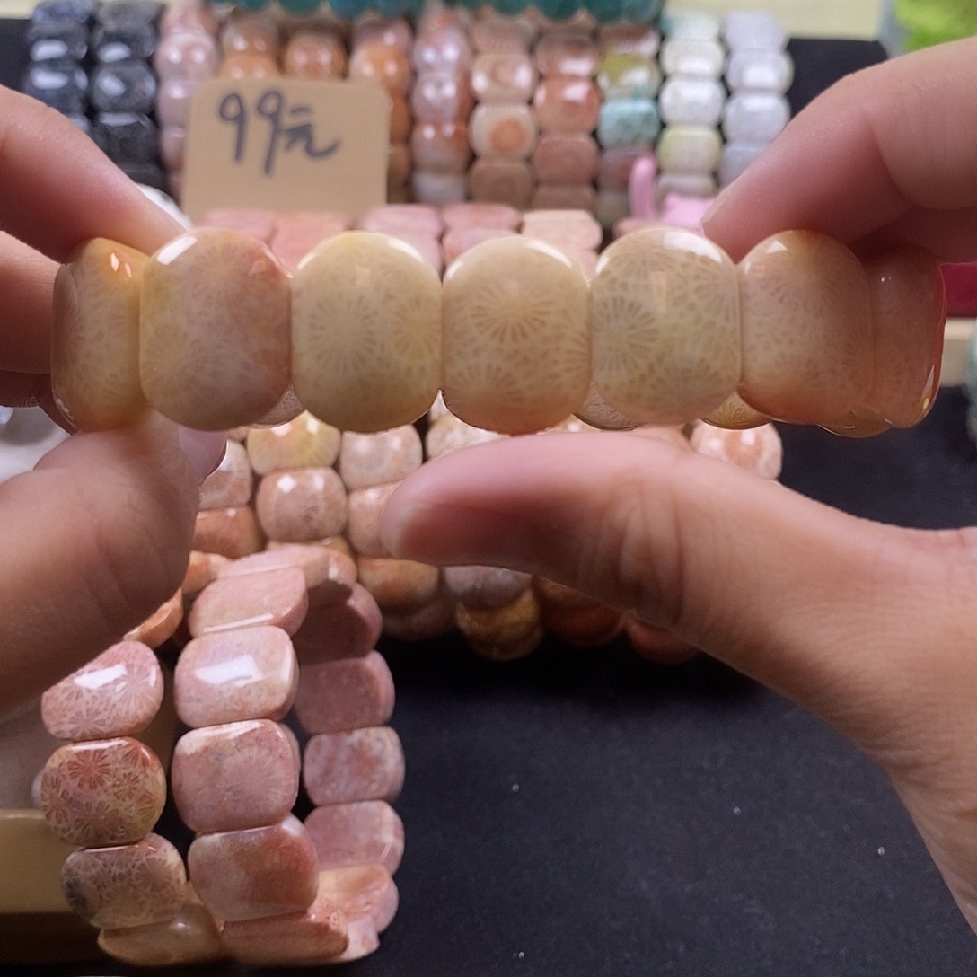 硅化珊瑚（珊瑚玉）未镶嵌手牌奶黄 透花 14