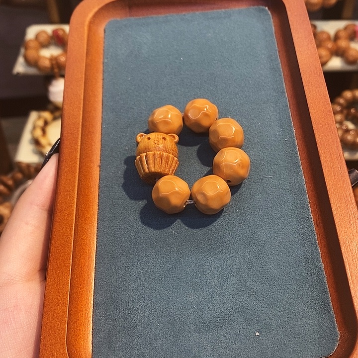 手串猴头核桃奶酪纸杯蛋糕