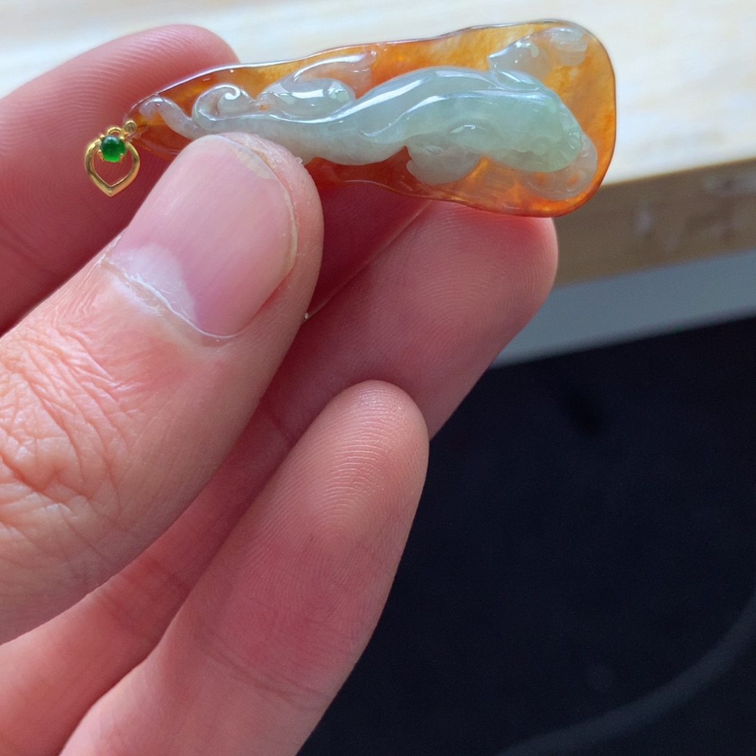 翡翠颈饰18K金镶嵌吊坠