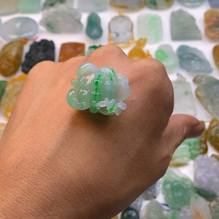 【闪购商品】定制翡翠未镶嵌莲蓬