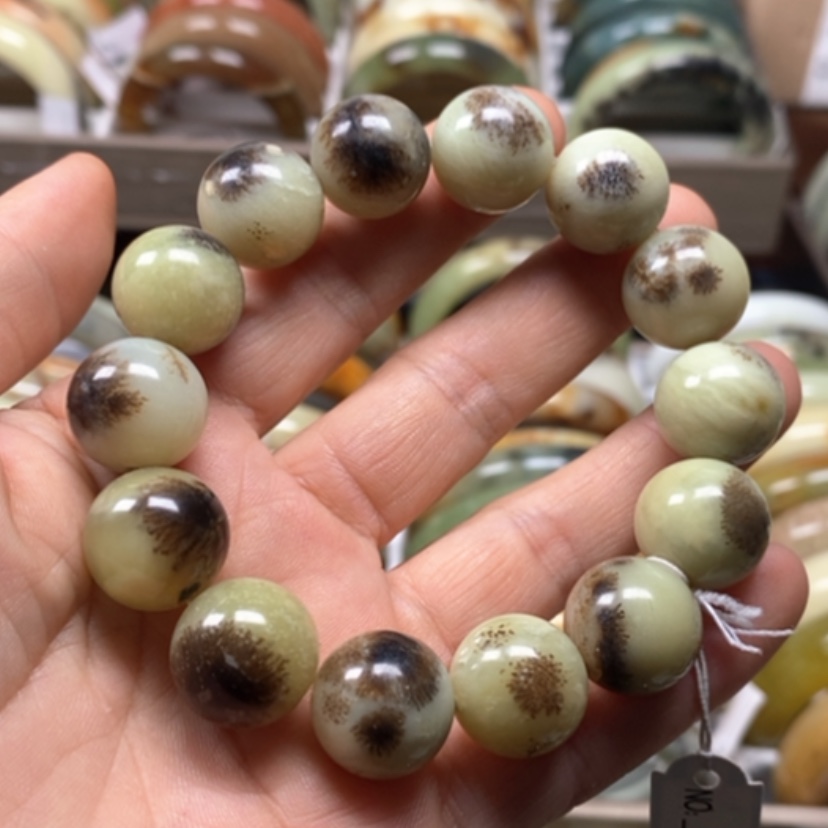 【闪购商品】蛇纹石玉未镶嵌手镯