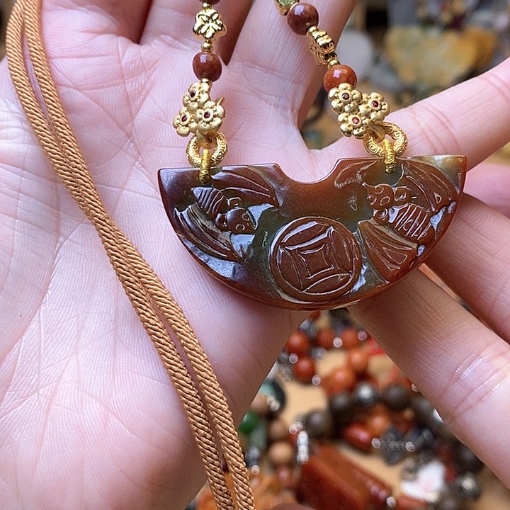 翡翠颈饰未镶嵌一套3