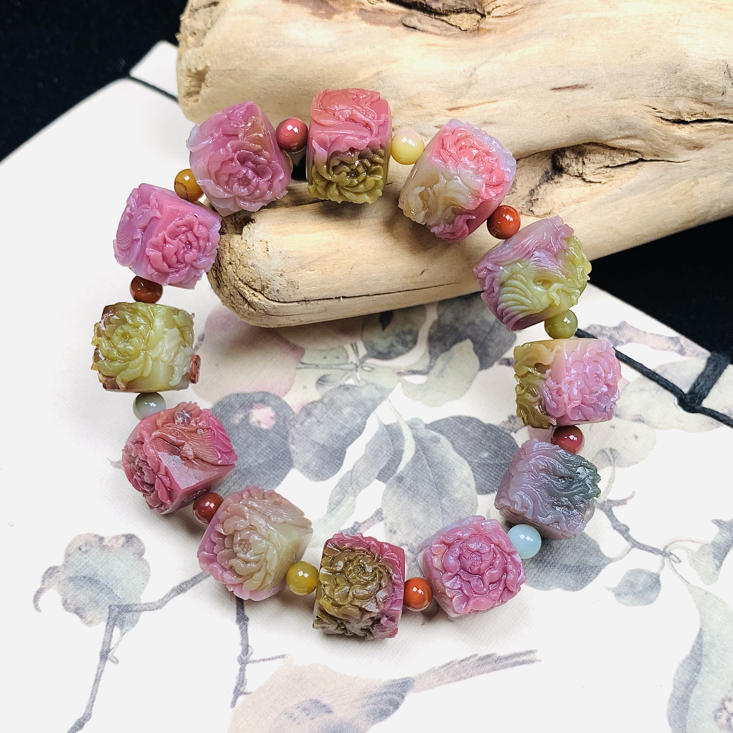 天然老矿盐源玛瑙明艳俏色凤穿牡丹方糖手串精工雕刻