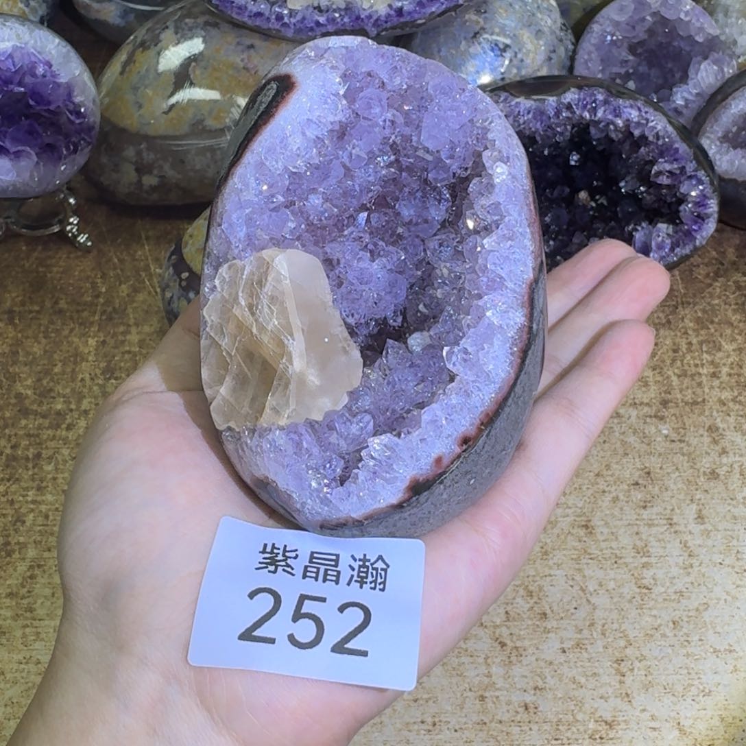 未镶嵌水晶大型摆件（非配饰）