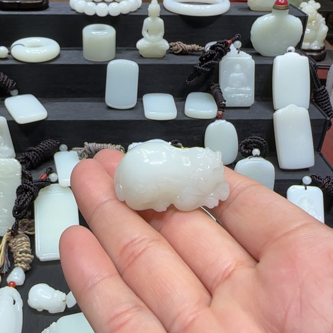 和田玉挂件未镶嵌卡****K