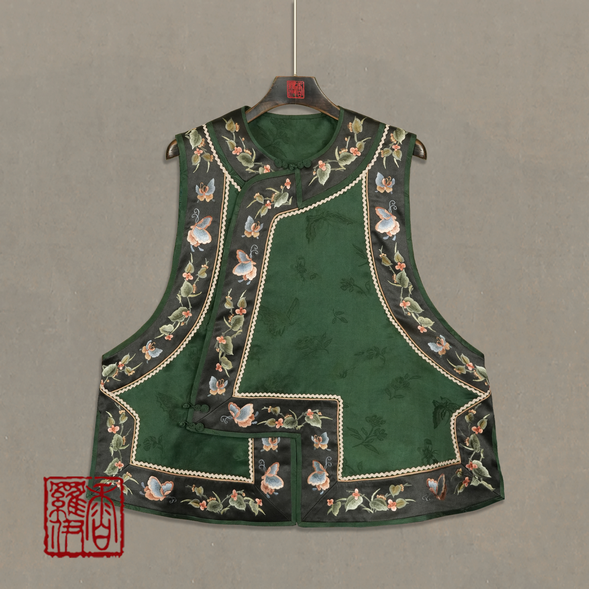 【】传统中式汉服绣花马夹